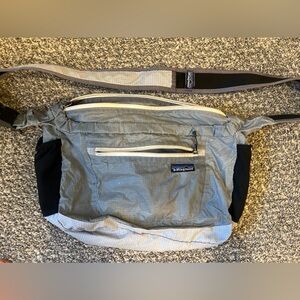 Patagonia Ultralight Courier Messenger Bag Lightweight 100% Recycled Nylon Gray